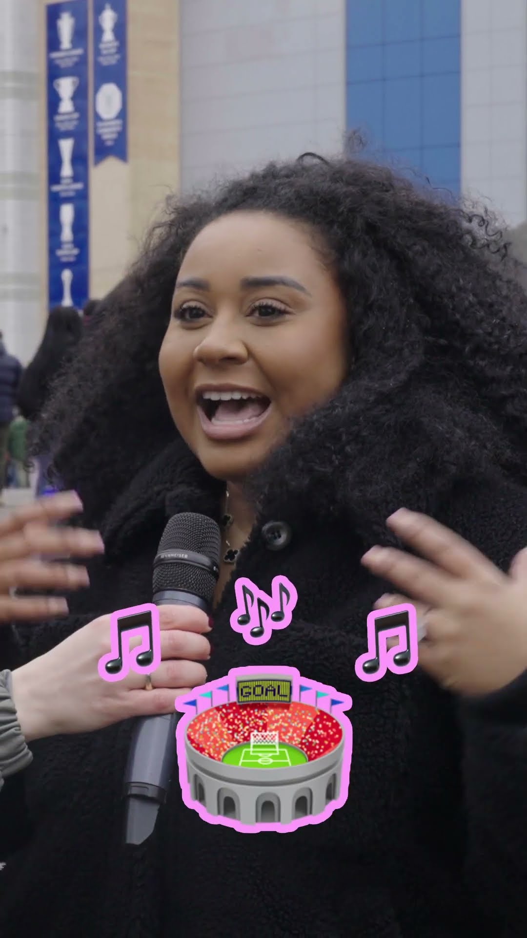 但她们在比 但她们在比